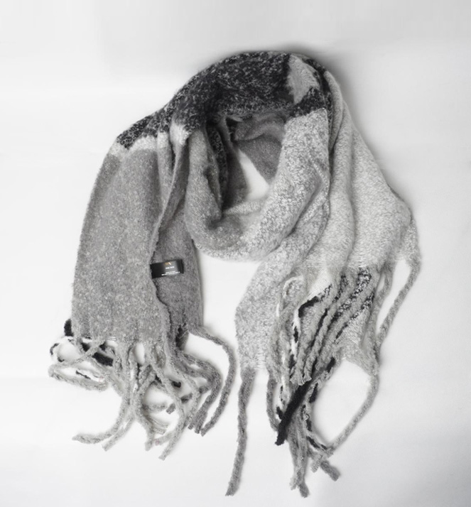 　Scarf