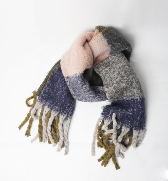 　Scarf